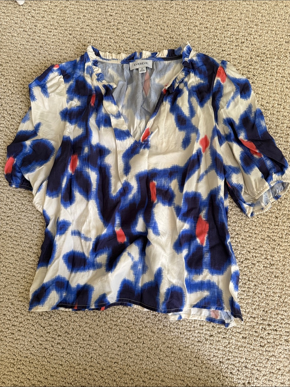 Evereve Blue White and Red Abstract V-Neck Blouse